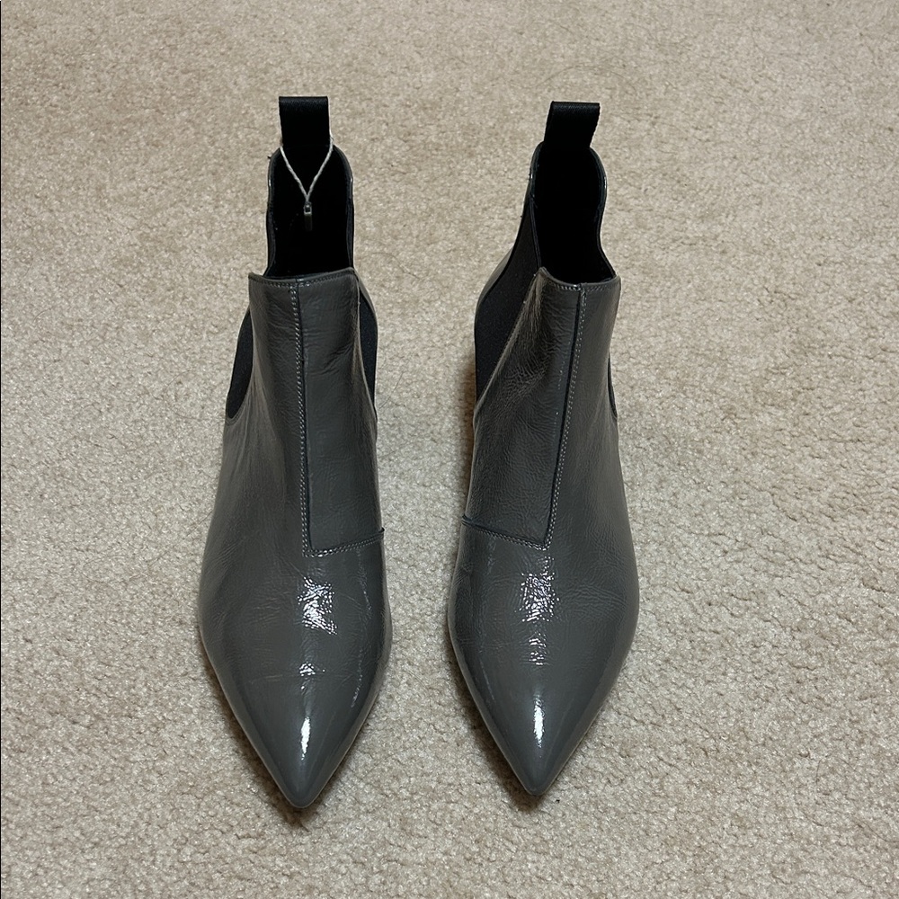 Pointed toe gray booties - Picture 2 of 5